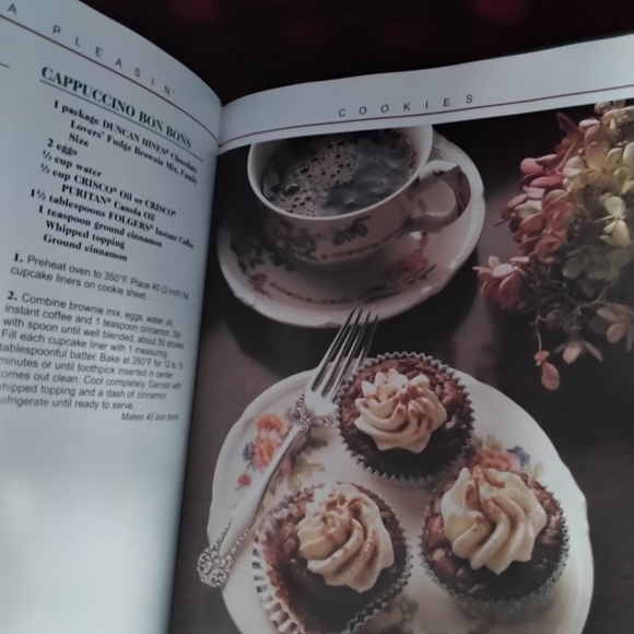 Vintage Treasury of Christmas cookbook.🎄🎁 - Picture 4 of 16